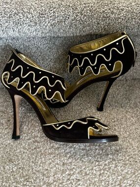 Manolo Blahnik Dark Brown and Gold Scalloped Open-Toe Heels